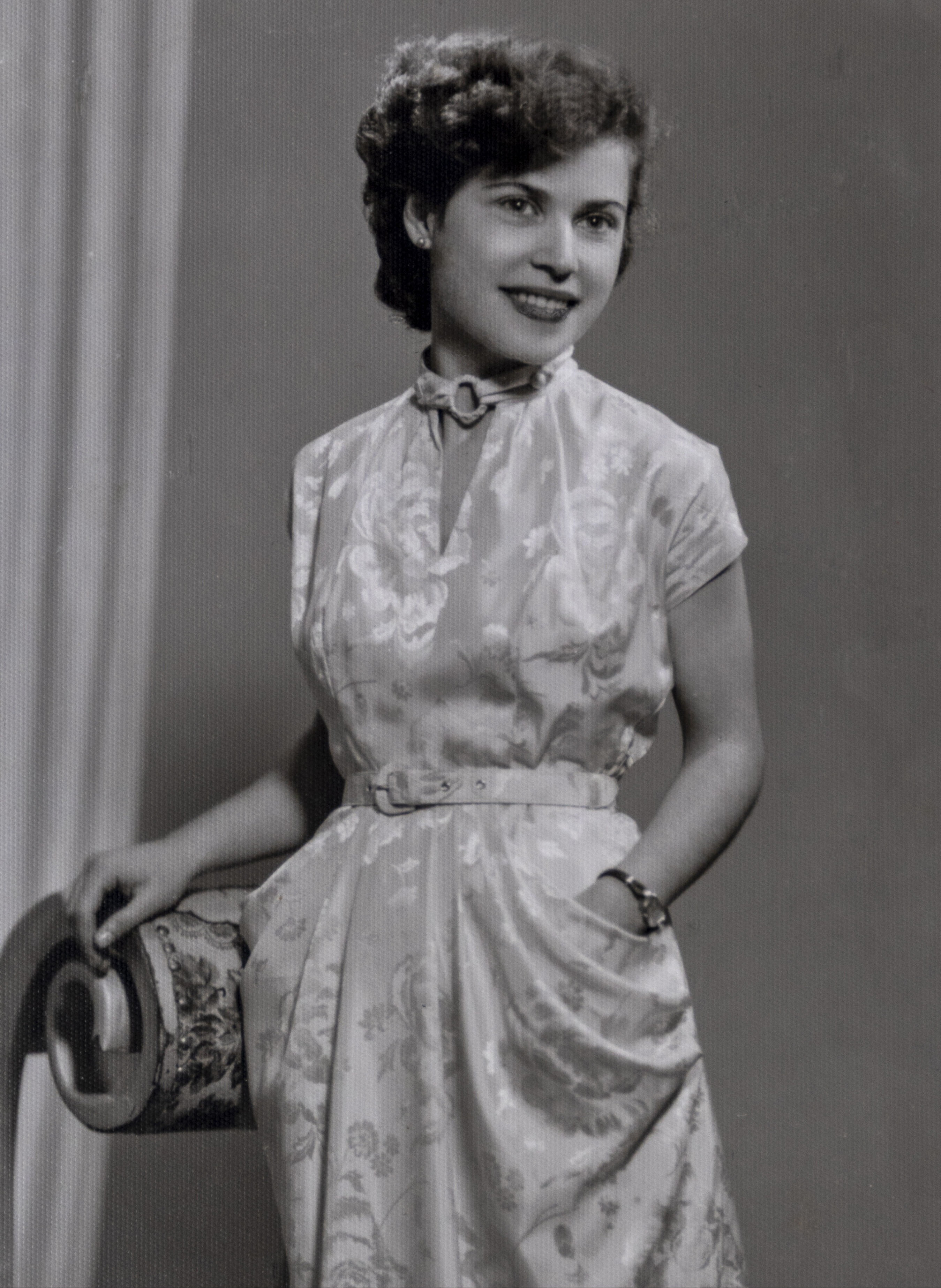 Türk edebiyatının Mona Roza’sı vefat etti! İki ünlü şairin imkânsız aşkıydı 'Mona Roza' Muazzez Akkaya Giray hayatını kaybetti - 2. Resim