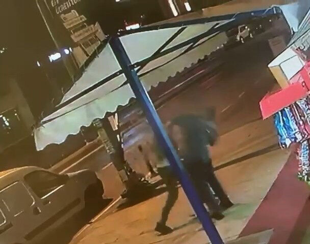 Tek yumrukta komalık olmuştu! Olayın detayları ortaya çıktı: Kalbi 8 dakika durmuş Tek yumrukta komalık olmuştu! Olayın detayları ortaya çıktı: Kalbi 8 dakika durmuş - 1. Resim