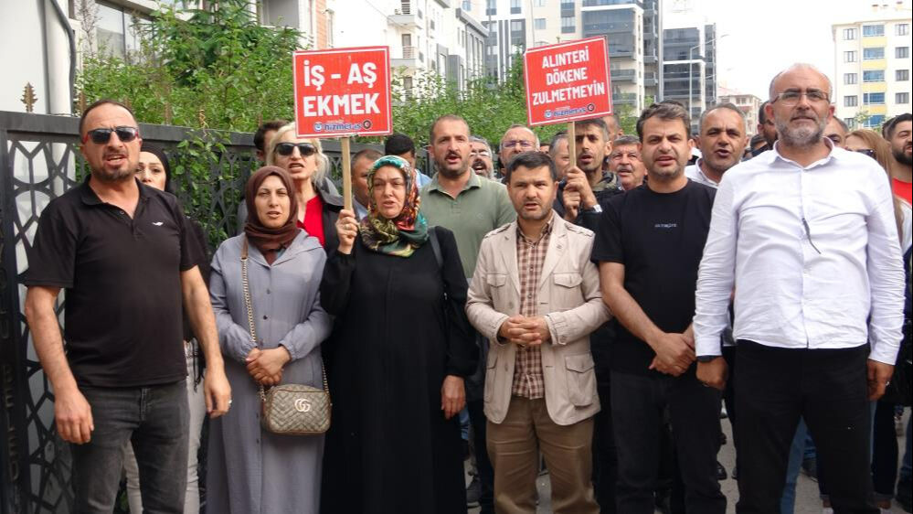 Van'da işten çıkarılan belediye işçileri 400 gündür eylemde!  Van'da işten çıkarılan belediye işçileri 400 gündür eylemde!