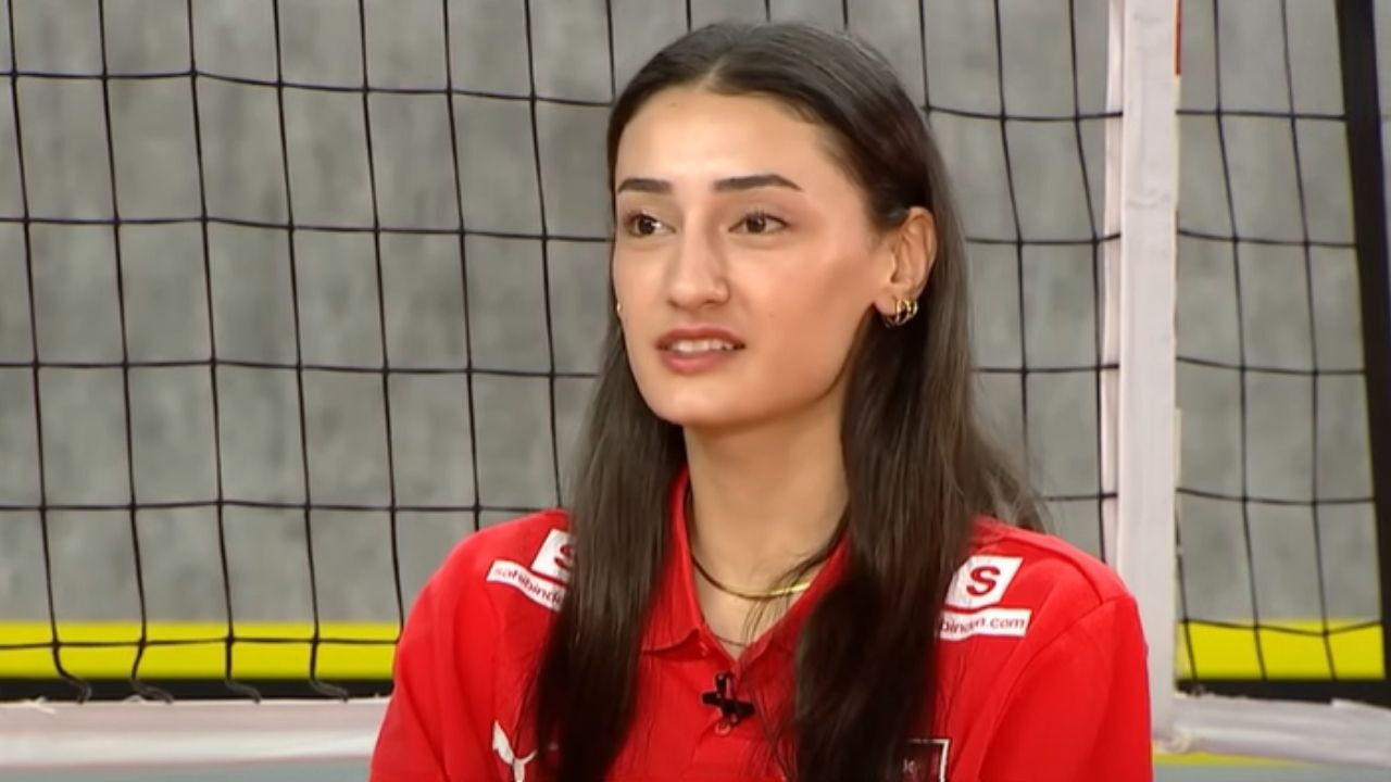 Ayşe Çürük kimdir, hangi takımda oynuyor? Yaşı, boyu ve voleybol kariyeri Ayşe Çürük kimdir, hangi takımda oynuyor? Yaşı, boyu ve voleybol kariyeri - 1. Resim
