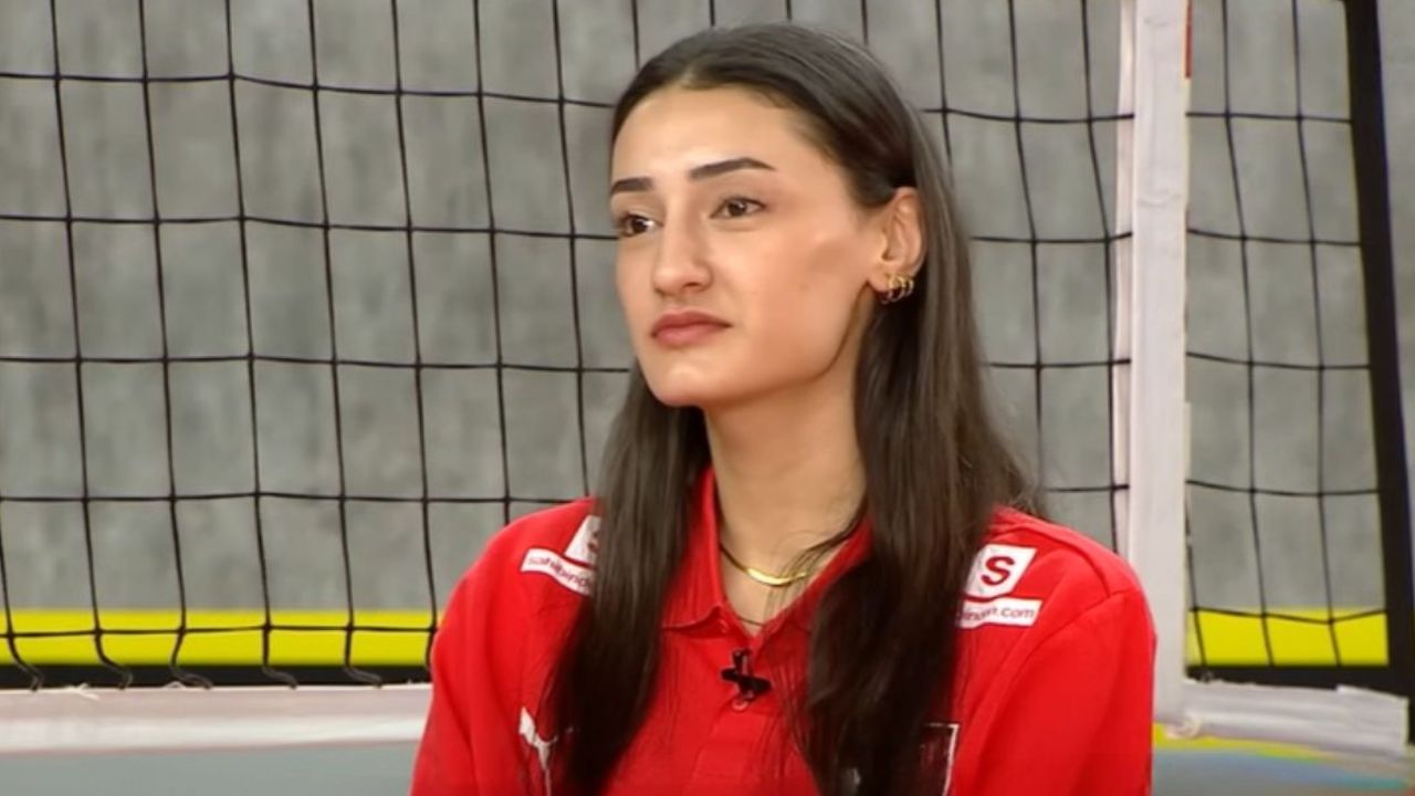 Ayşe Çürük kimdir, hangi takımda oynuyor? Yaşı, boyu ve voleybol kariyeri Ayşe Çürük kimdir, hangi takımda oynuyor? Yaşı, boyu ve voleybol kariyeri