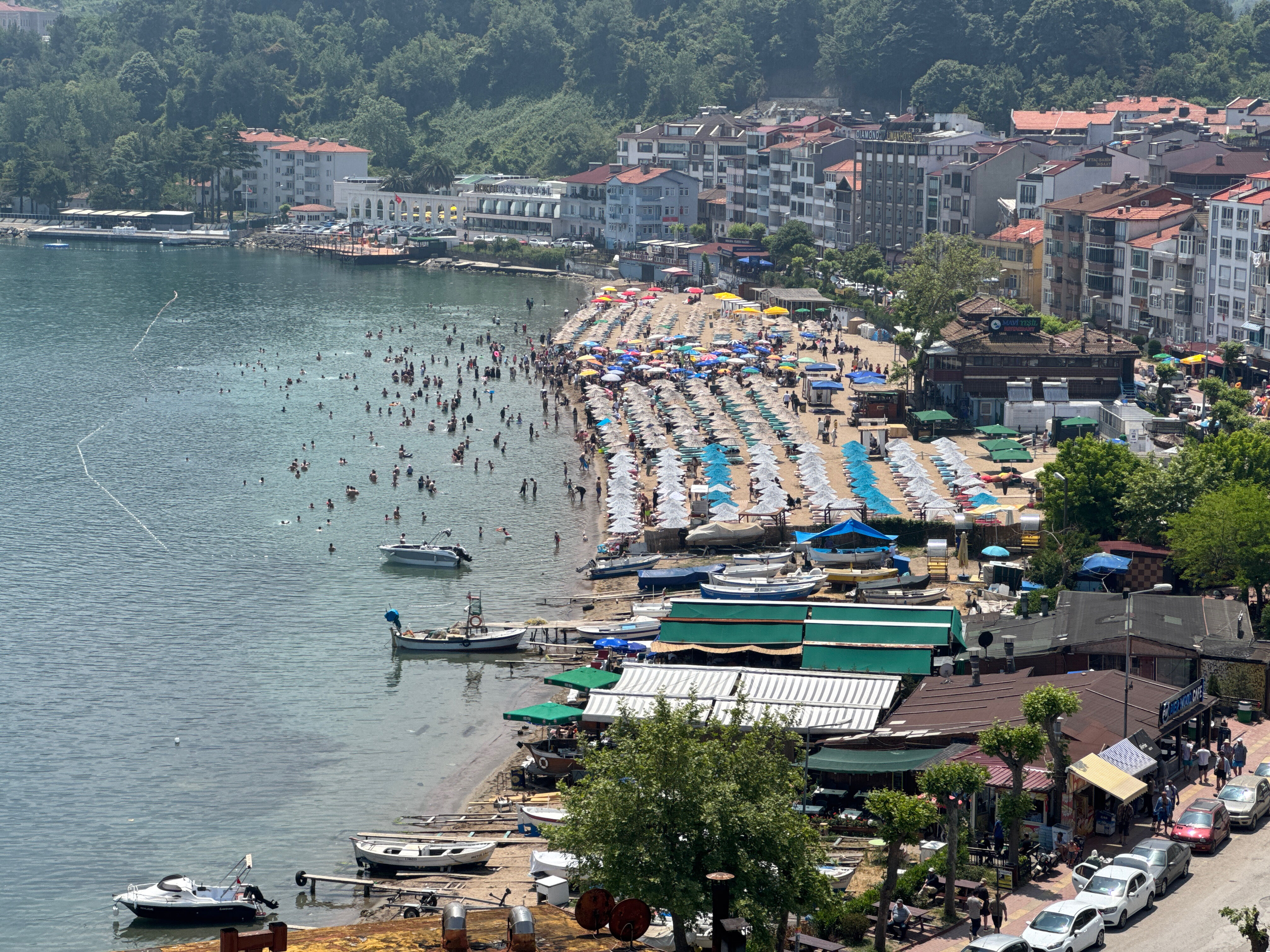 Bayram tatilinde yine doldu taştı! Nüfusunun tam 10 katı misafiri ağırlıyor - 3. Resim