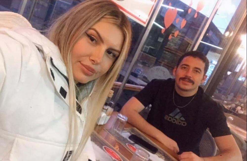 Bu acının tarifi yok! Şehit eşinin resmi ile poz verdi, düştüğü not yürekleri dağladı... Bu acının tarifi yok! Şehit eşinin resmi ile poz verdi, düştüğü not yürekleri dağladı... - 4. Resim