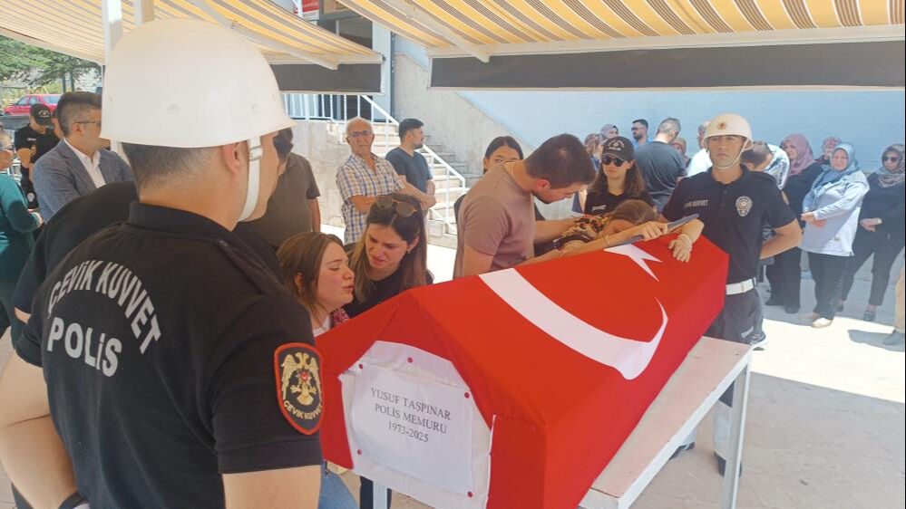 Polis Yusuf Taşpınar'ın kahreden ölümü! Kurban keserken can verdi - 1. Resim