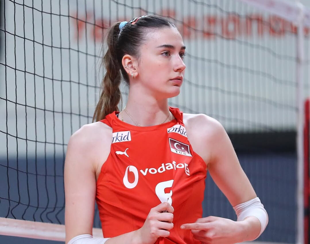 Dilay Özdemir kimdir, nerede oynuyor? Voleybol kariyeri Dilay Özdemir kimdir, nerede oynuyor? Voleybol kariyeri - 1. Resim
