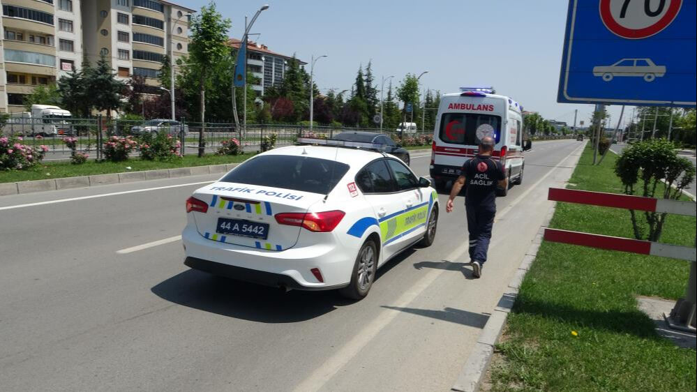 Eşi ile tartıştı, giden arabadan atladı! Kadın hastanelik olurken kocası ise... Eşi ile tartıştı, giden arabadan atladı! Kadın hastanelik olurken kocası ise... - 2. Resim