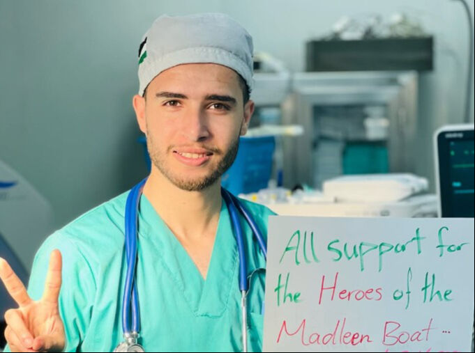Gazzeliler Madleen'daki aktivistlere seslendi: Karanlığımıza ışık olun Gazzeliler Madleen'daki aktivistlere seslendi: Karanlığımıza ışık olun - 1. Resim