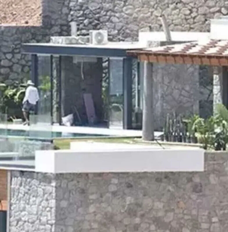 Yatırımlarıyla dikkat çekiyor: Burak Özçivit’in serveti ağızları açık bıraktı! Yok yok... Yatırımlarıyla dikkat çekiyor: Burak Özçivit’in serveti ağızları açık bıraktı! Yok yok... - 3. Resim