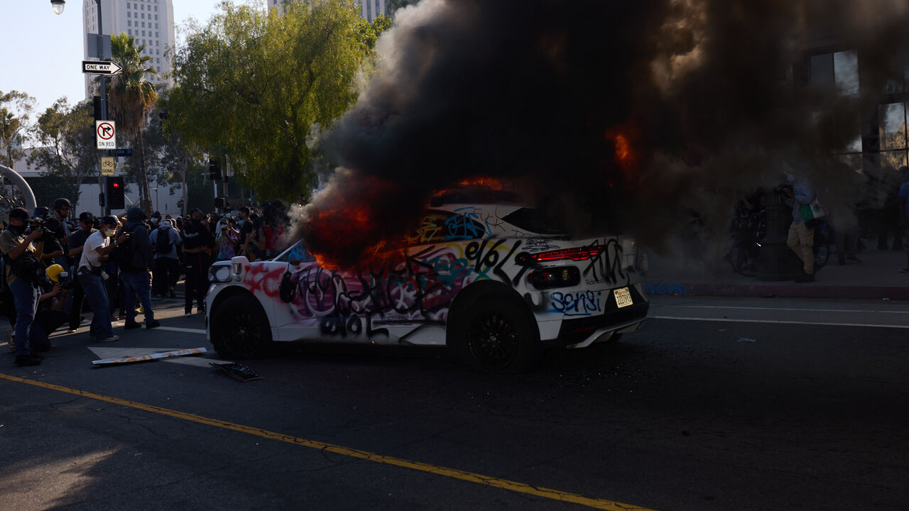 ABD Başkanı Trump'tan 'Los Angeles' yorumu: İç savaş istemiyorum ABD Başkanı Trump'tan Los Angeles yorumu: İç savaş istemiyorum - 2. Resim