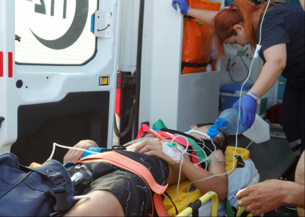 Antalya'da feci olay: Falezlerden ölümüne atlayış denemesi hastanede bitti! Antalya'da feci olay: Falezlerden ölümüne atlayış denemesi hastanede bitti! - 2. Resim