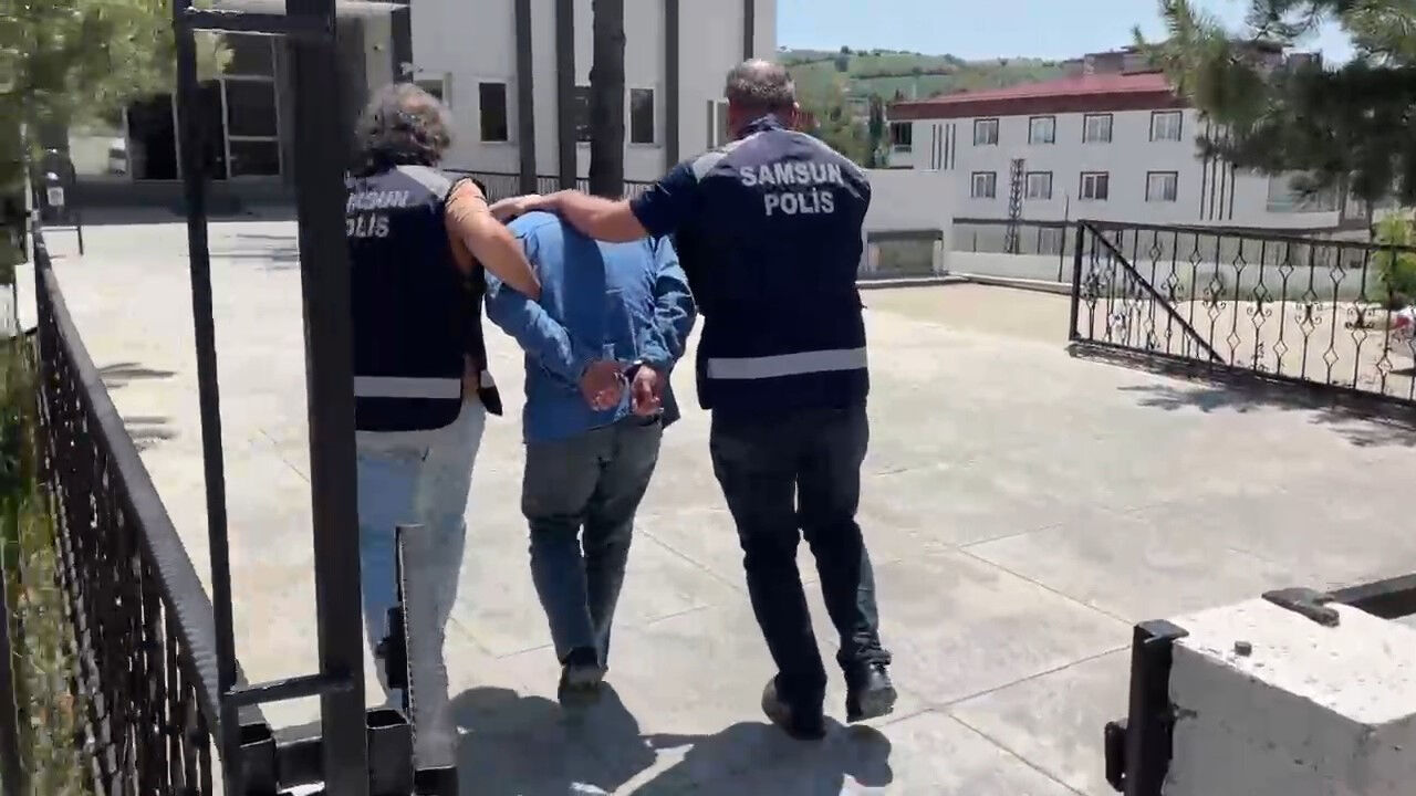 Bayram ziyareti 12 yıllık firariyi yakalattı: Cinsel istismar suçlusu kaçmak için her şeyi denemiş Bayram ziyareti 12 yıllık firariyi yakalattı: Cinsel istismar suçlusu kaçmak için her şeyi denemiş - 2. Resim
