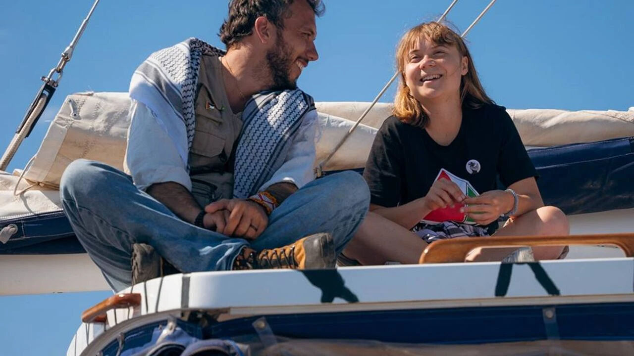 Madleen gemisi nerede? Gazze yardım gemisindeki 2'si Türk 12 aktivist kaçırıldı! Gazze'ye giden gemi Madleen şu an nerede? 2'si Türk 12 aktivist kaçırıldı! - 1. Resim