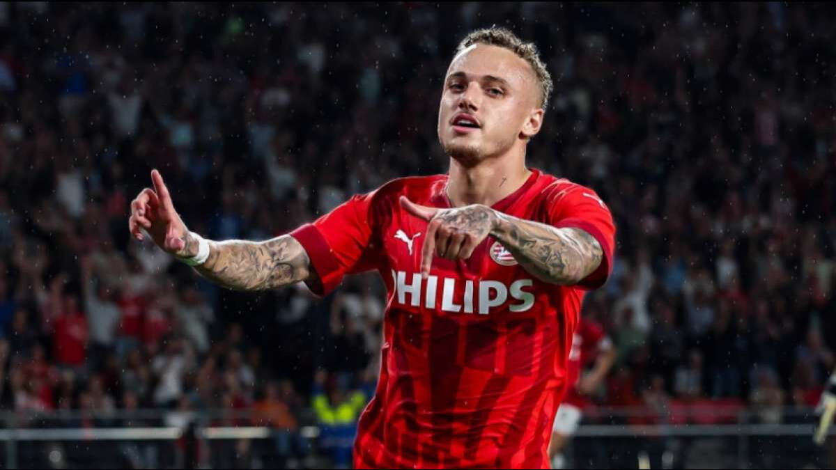 İlk icraat Noa Lang! Fenerbahçe’nin yeni sportif direktörü Devin Özek PSV'nin yıldızına kanca attı     İlk icraat Noa Lang! Fenerbahçe’nin yeni sportif direktörü Devin Özek PSV'nin yıldızına kanca attı     - 1. Resim