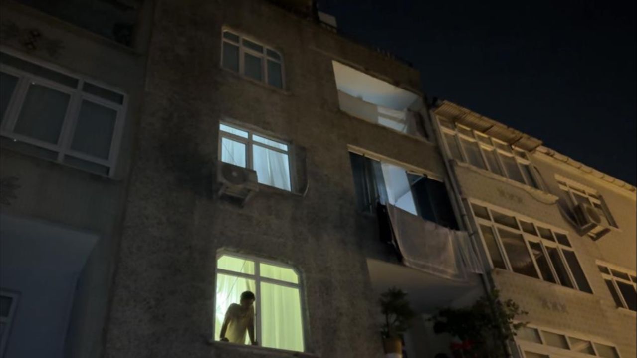 İstanbul'da sıcak saatler! İnsanlar deprem sandı, ihbar yağdı İstanbul'da sıcak saatler! İnsanlar deprem sandı, ihbar yağdı