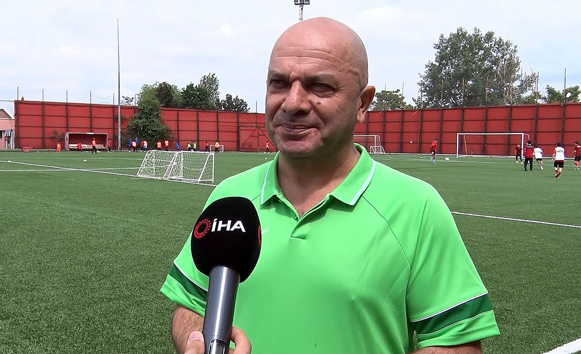 18 yaşında İngiltere'ye transfer oldu! Hayatını değiştiren 'Galatasaray' detayı 18 yaşında İngiltere'ye transfer oldu! Hayatını değiştiren 'Galatasaray' detayı - 1. Resim