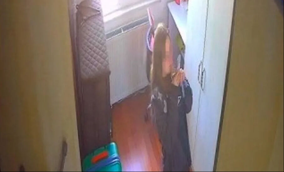 Banka müdürü kadın gizli kameraya yakalandı! Delil toplamak isterken... Banka müdürü kadın gizli kameraya yakalandı! Delil toplamak isterken... - 1. Resim