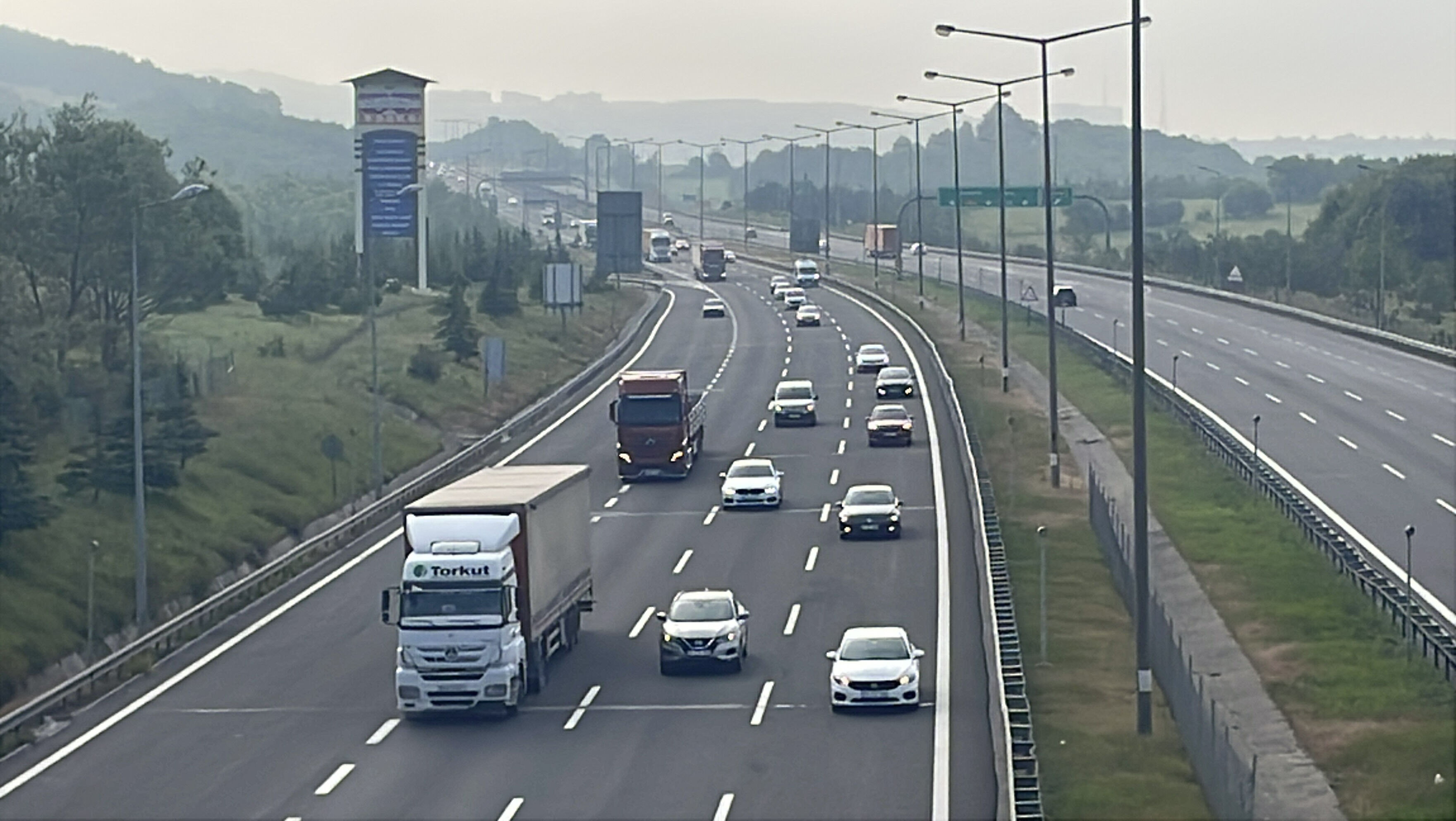 Bayram tatili bitti! Anadolu Otoyolu Bolu kesimi hala yoğun Bayram tatili bitti! Anadolu Otoyolu Bolu kesimi hala yoğun - 1. Resim