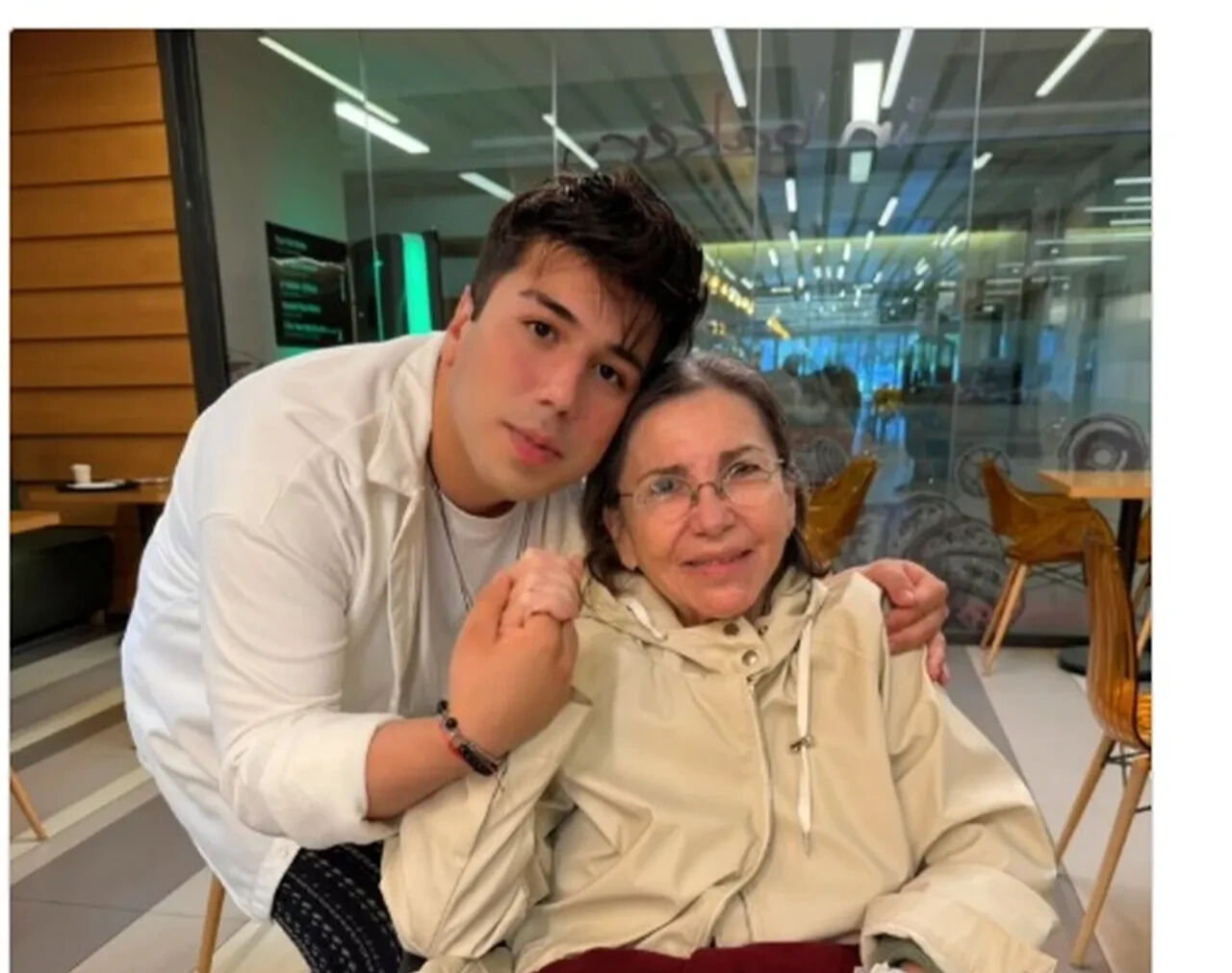 Bir süredir kanser tedavisi gören oyuncu Gül Onat o yorumlara isyan etti: "Ne kadar acımasızsınız" Bir süredir kanser tedavisi gören oyuncu Gül Onat o yorumlara isyan etti: "Ne kadar acımasızsınız" - 3. Resim