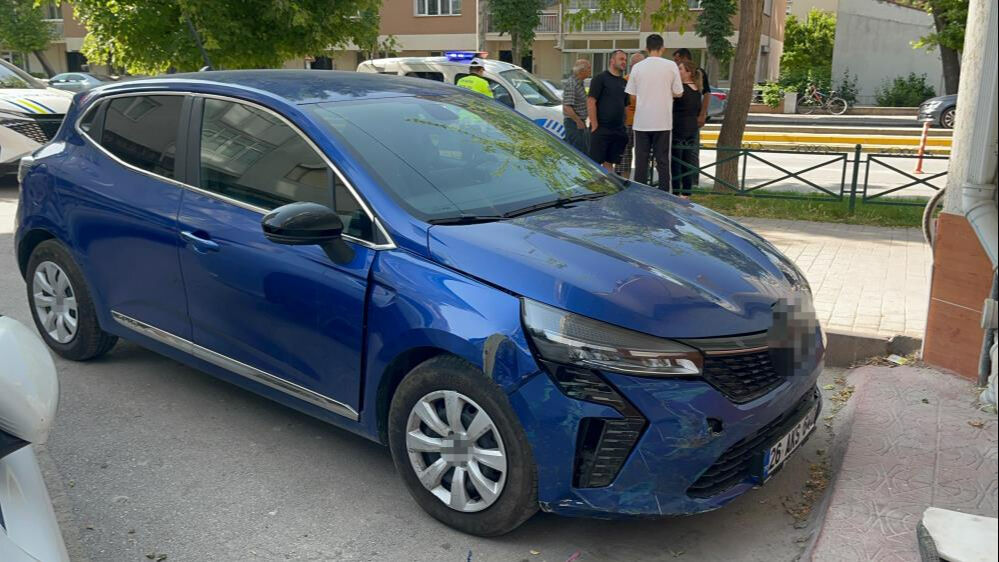 Eskişehir'de faciaya ramak kala: Dehşet anı kamerada! 5 kat fazla alkollü çıktı, kameraya isyan etti Eskişehir'de faciaya ramak kala: Dehşet anı kamerada! 5 kat fazla alkollü çıktı, kameraya isyan etti - 4. Resim