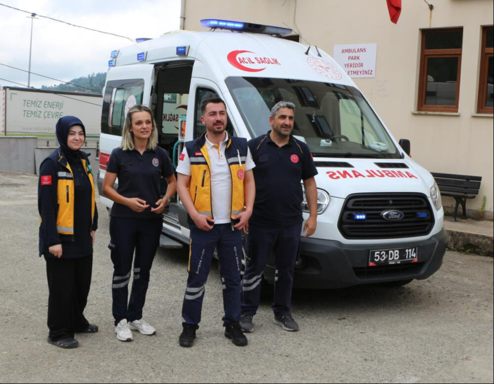 Filmlere konu olan 'deli bal'dan kaşık kaşık yedi, ölümden döndü! Kendine gelmesi saatler sürdü: Bu acil bir durum - 2. Resim