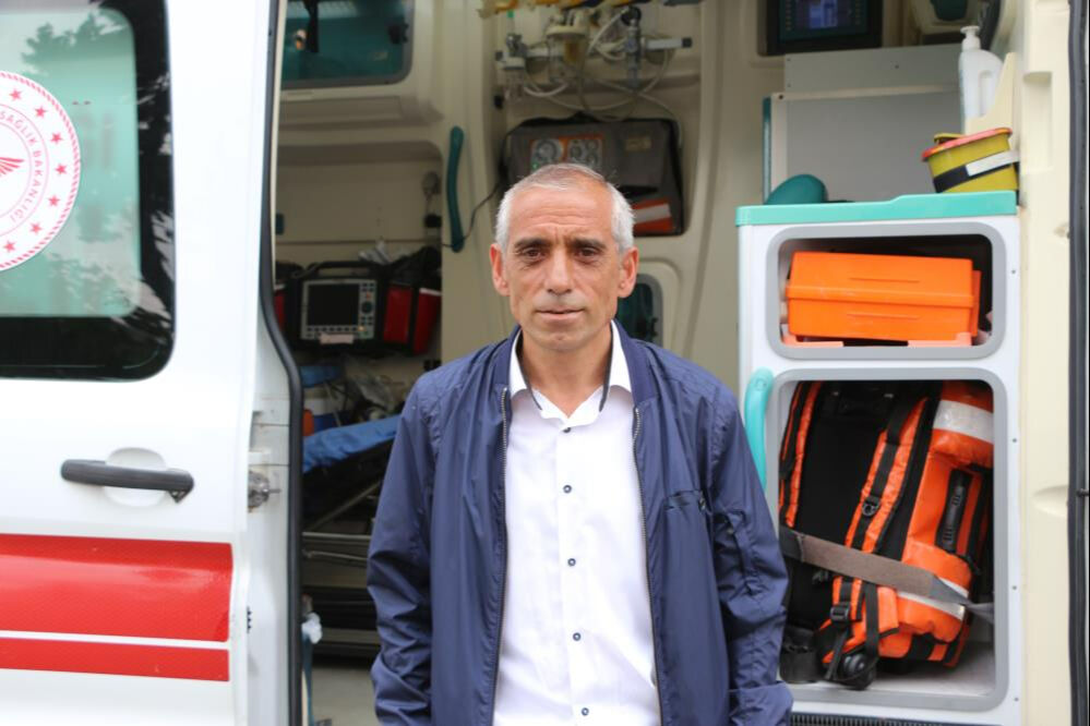 Filmlere konu olan 'deli bal'dan kaşık kaşık yedi, ölümden döndü! Kendine gelmesi saatler sürdü: Bu acil bir durum - 3. Resim