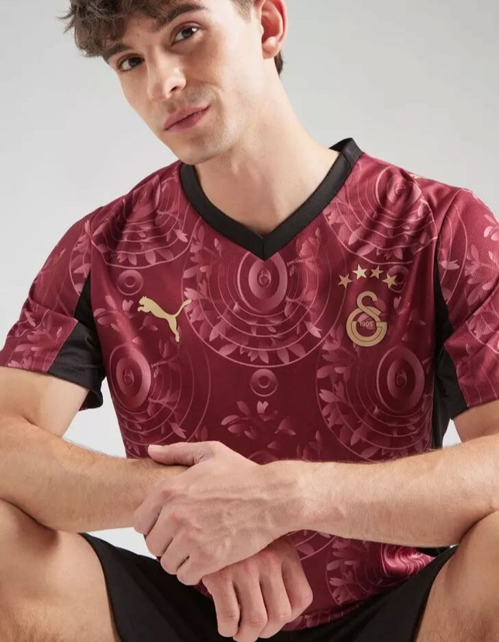 Galatasaray'ın yeni sezon formaları sızdırıldı! Dikkat çeken '23.19.32' detayı Galatasaray'ın yeni sezon formaları sızdırıldı! Dikkat çeken '23.19.32' detayı - 1. Resim