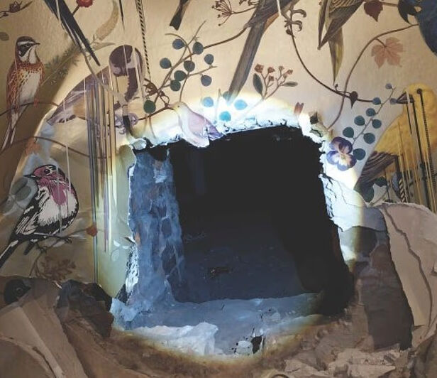 Gözyaşları içinde anlattı! Duvarı delip girdiler, ne var ne yok götürdüler Gözyaşları içinde anlattı! Duvarı delip girdiler, ne var ne yok götürdüler - 3. Resim