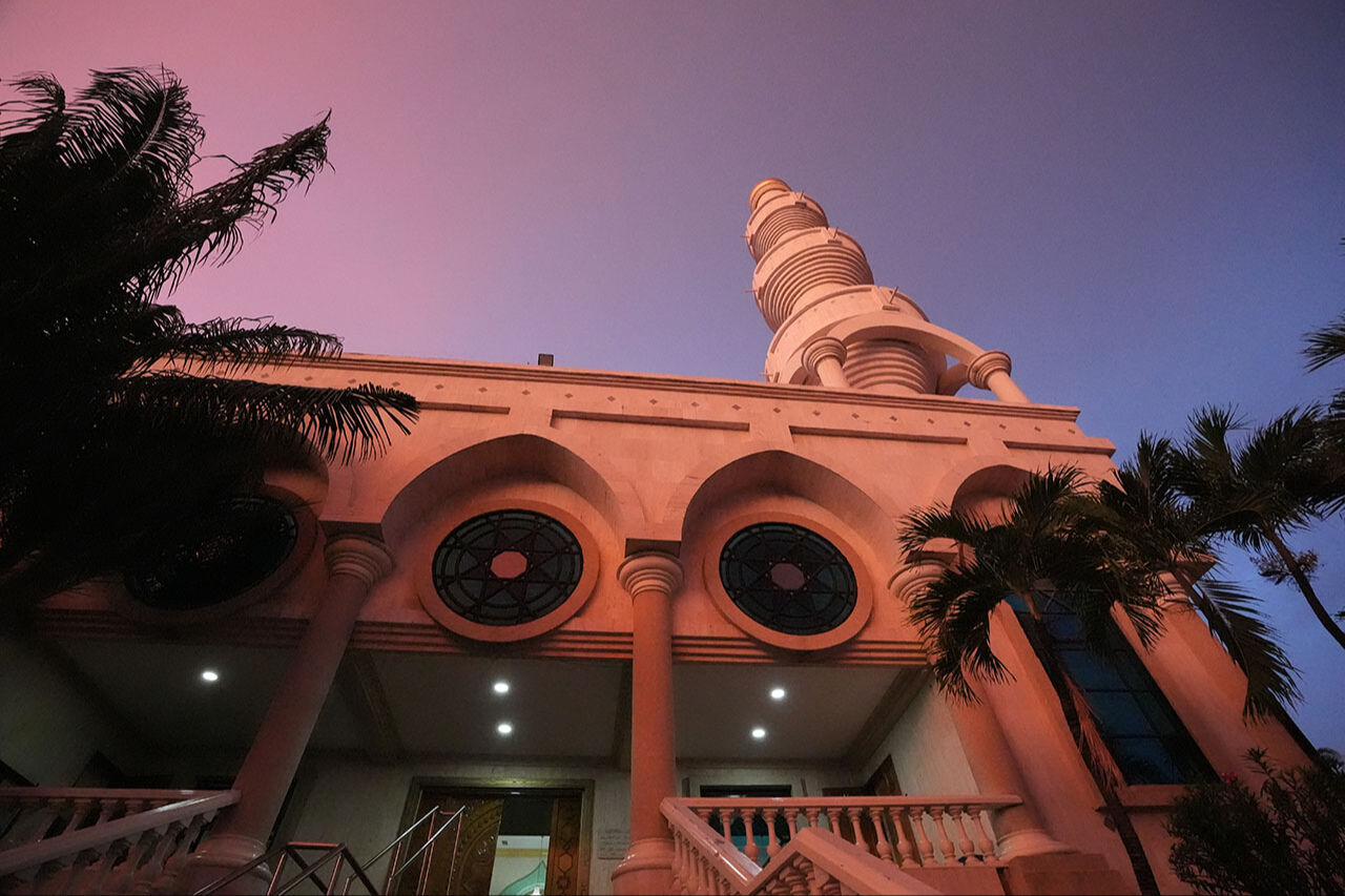 Hazreti Ömer'in adı Kolombiya'da yaşıyor! Ülkedeki en büyük cami yıllardır hizmet veriyor Hazreti Ömer'in adı Kolombiya'da yaşıyor! Ülkedeki en büyük cami yıllardır hizmet veriyor - 2. Resim