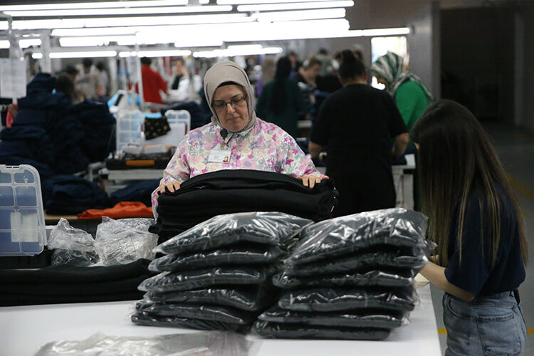 İş garantili kurs! 10 haftada sıfırdan başladılar, makine başına oturdular İş garantili kurs! 10 haftada sıfırdan başladılar, makine başına oturdular - 4. Resim