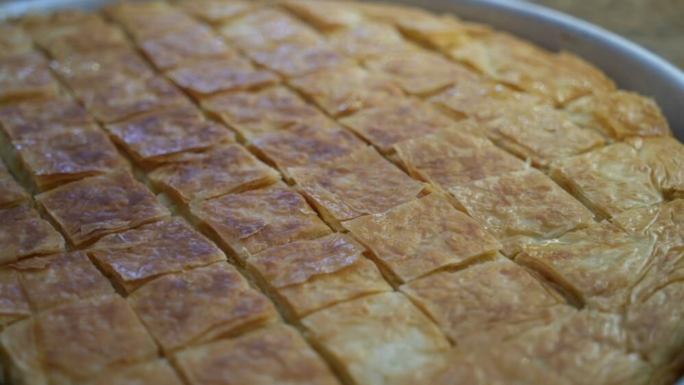 Komşularına yapıyordu, patron oldu! Sektöre yön verdi: Gaziantep'in ilk ve tek börek ustası Derya Fesligil’in başarı hikayesi - 4. Resim