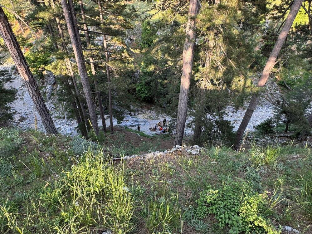 Mersin'de korkunç olay! Kekik toplamak isteyen kadın uçurumdan yuvarlandı - 1. Resim