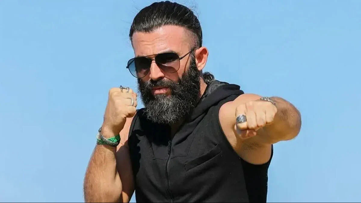 Polis memuru şehit edilmişti: Ruhsatsız silah çetesinden Survivor Turabi çıktı: Yazışmaları olay oldu Polis memuru şehit edilmişti: Ruhsatsız silah çetesinden Survivor Turabi çıktı: Yazışmaları olay oldu - 1. Resim