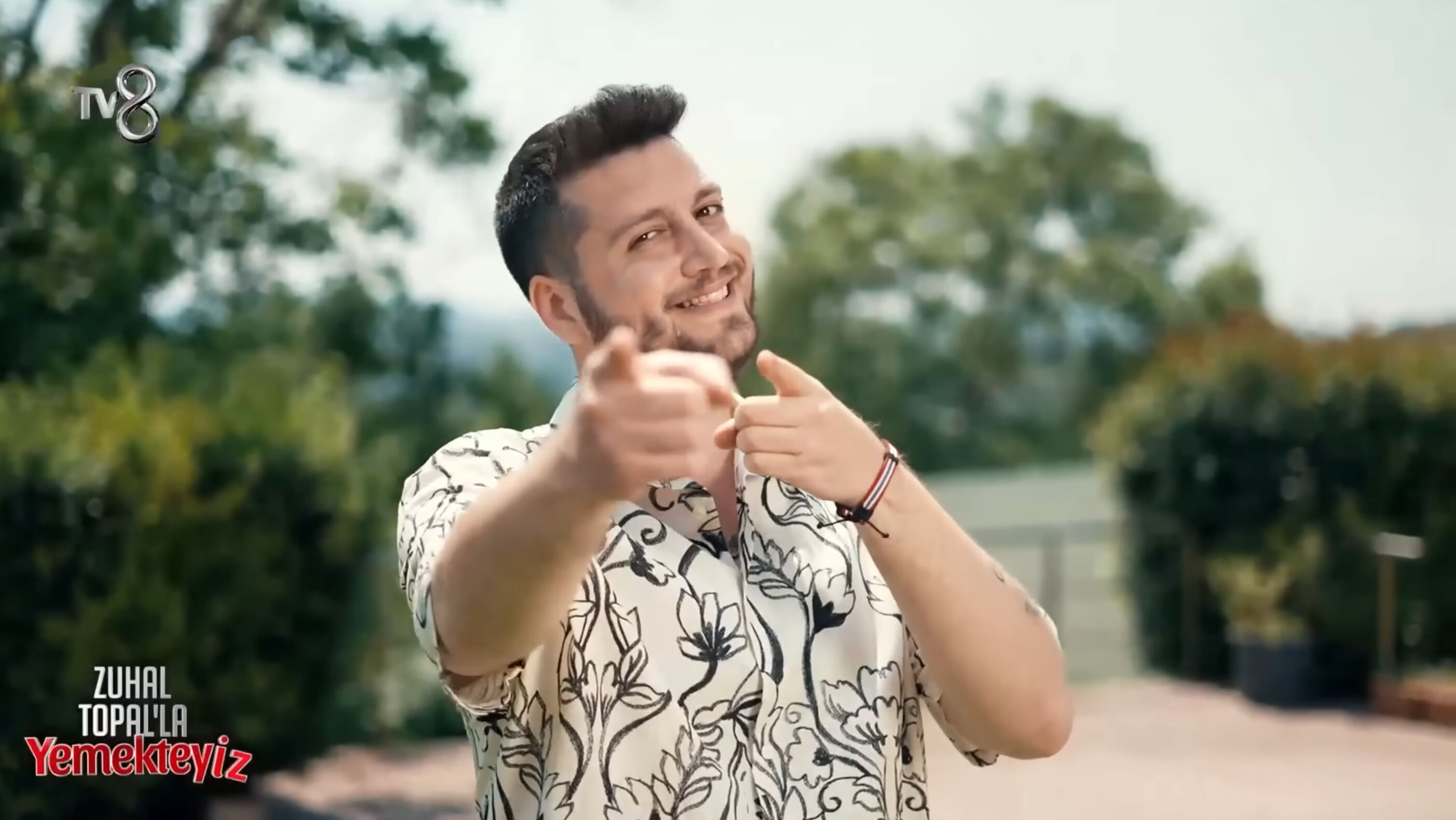 Zuhal Topal'la Yemekteyiz'de Oğuzhan Soylu kimdir? Yaşı ve mesleği merak konusu oldu Zuhal Topal'la Yemekteyiz'de Oğuzhan Soylu kimdir? Yaşı ve mesleği merak konusu oldu - 1. Resim