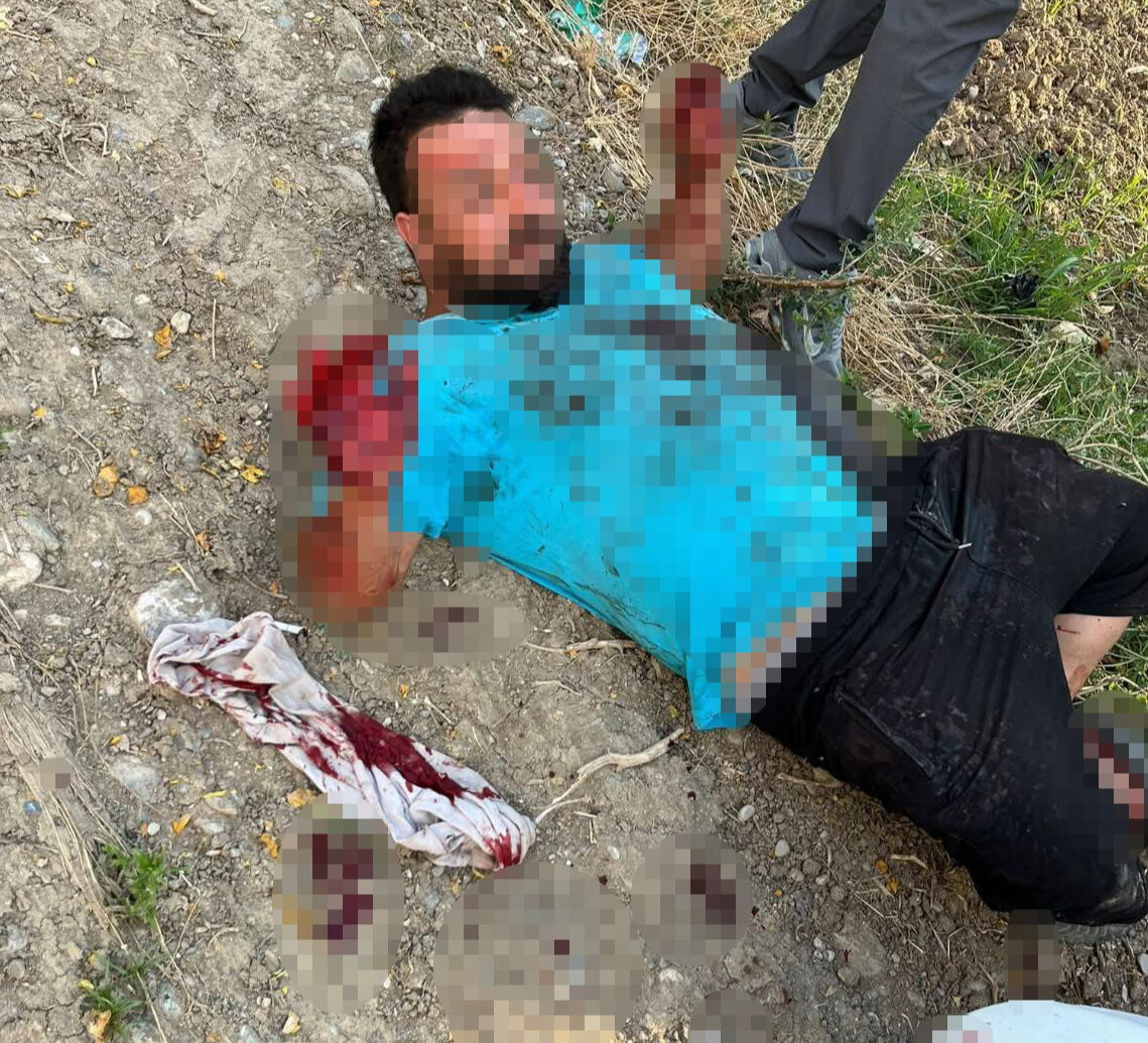 Alkol masasında 2 kişiyi öldürdü! Elinde bıçakla bu halde yakalandı Alkol masasında 2 kişiyi öldürdü! Elinde bıçakla bu halde yakalandı - 3. Resim