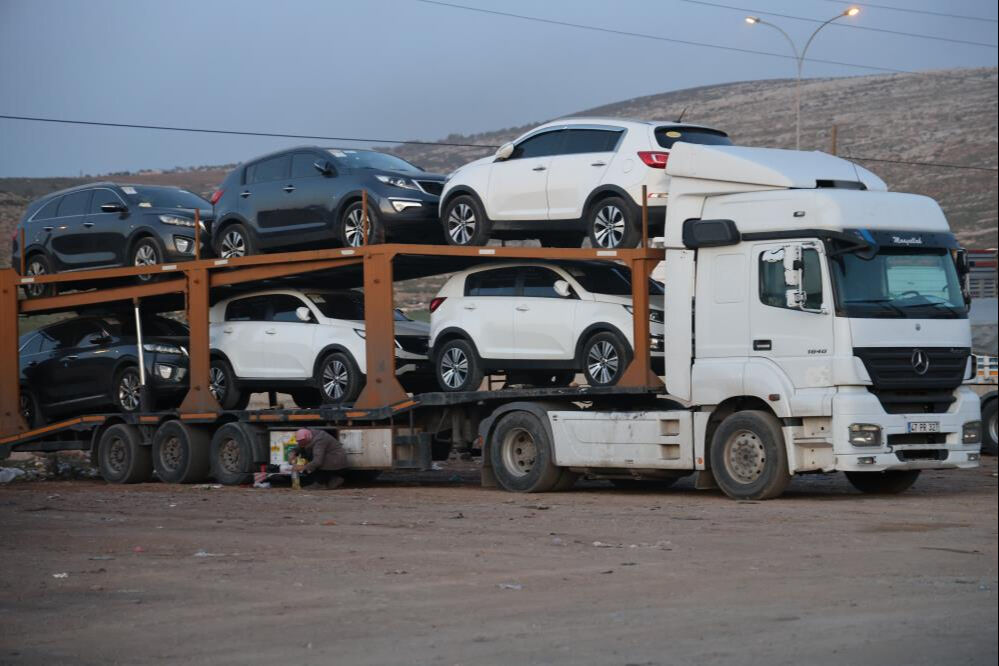 Ayda bin 500'ü buluyor! Yüzlerce ikinci el araç Suriye'ye taşınıyor - 4. Resim