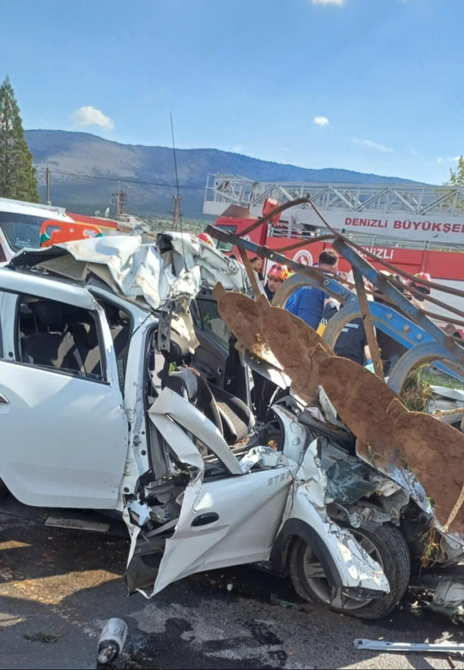 Aynı kazada yeğeni de can vermişti! 51 günlük hayat mücadelesinin ardından acı haber geldi Aynı kazada yeğeni de can vermişti! 51 günlük hayat mücadelesinin ardından acı haber geldi - 2. Resim