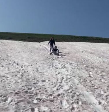Burası Türkiye! Yazın gelmesiyle sıcaklık arttı, onlar haziran ayında kar keyfi yaptı Burası Türkiye! Yazın gelmesiyle sıcaklık arttı, onlar haziran ayında kar keyfi yaptı - 1. Resim