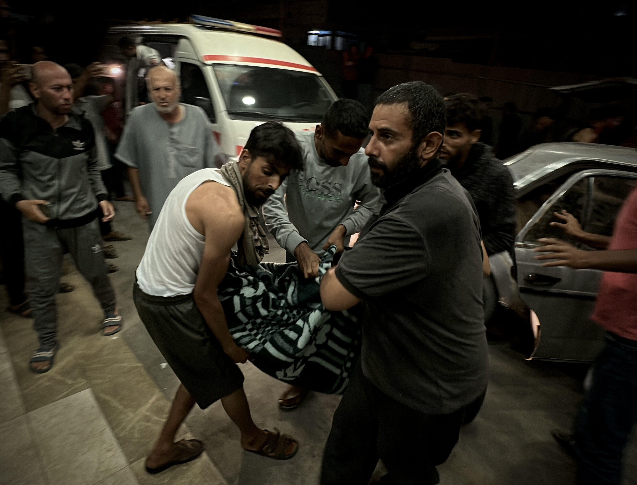 Çocuklarına bir lokma ekmek arıyorlardı! Yardım bekleyen sivillerin üstüne ateş açıldı, 62 ölü Çocuklarına bir lokma ekmek arıyorlardı! Yardım bekleyen sivillerin üstüne ateş açıldı, 62 ölü - 5. Resim