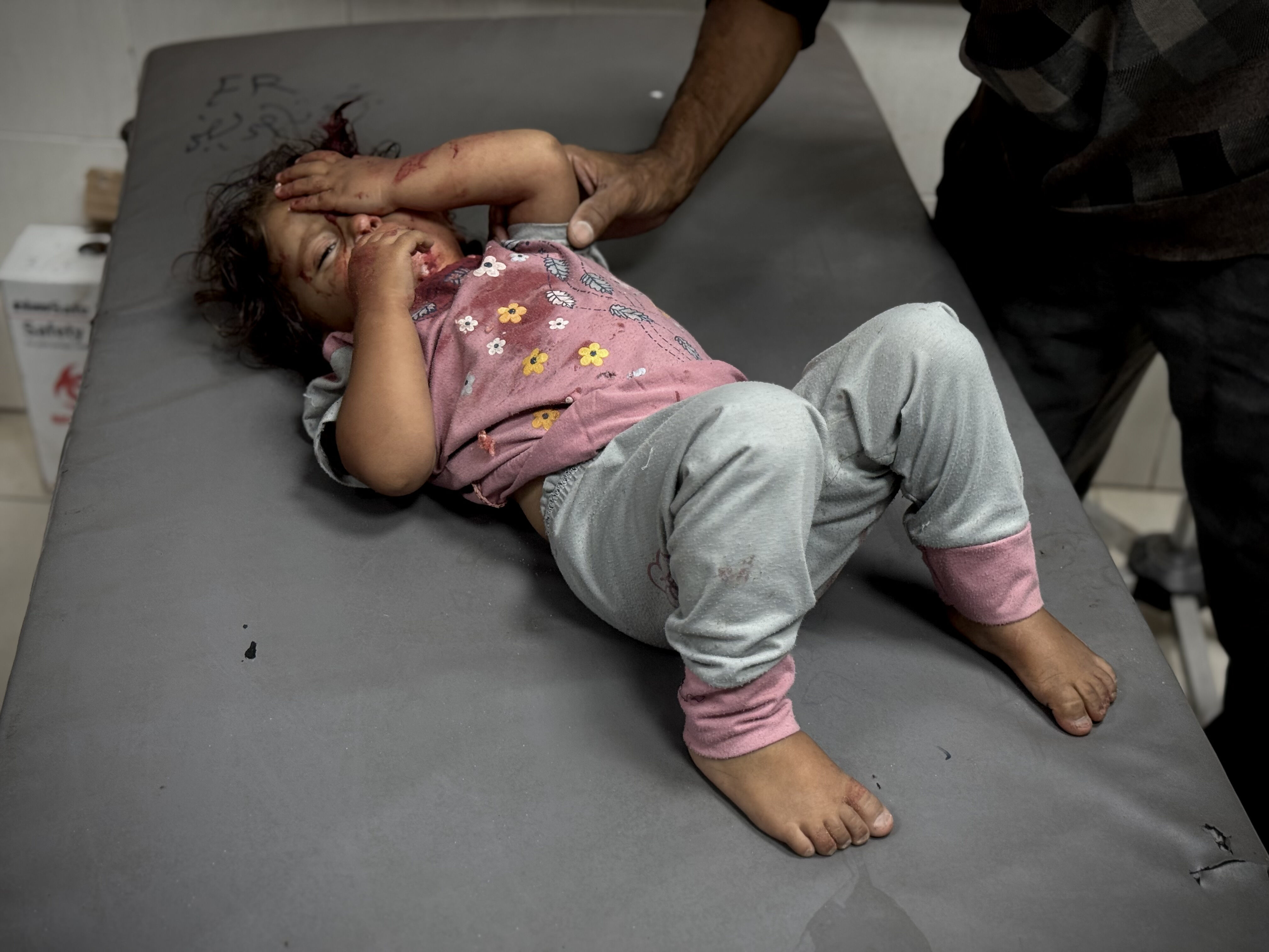 Çocuklarına bir lokma ekmek arıyorlardı! Yardım bekleyen sivillerin üstüne ateş açıldı, 62 ölü Çocuklarına bir lokma ekmek arıyorlardı! Yardım bekleyen sivillerin üstüne ateş açıldı, 62 ölü - 1. Resim