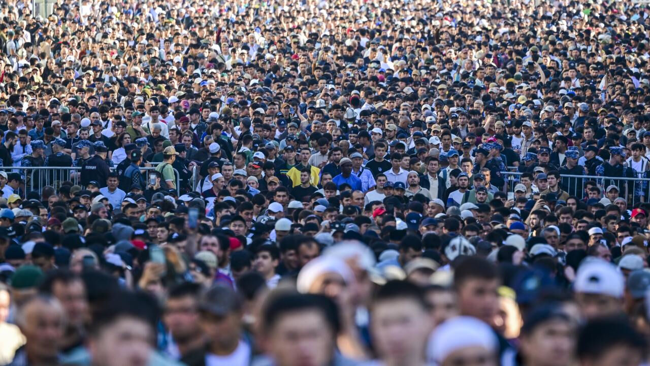 Dünya nüfusunda çarpıcı tablo... Müslümanların sayısı artıyor, en hızlı yayılan din İslam! Dünya nüfusunda çarpıcı tablo... Müslümanların sayısı artıyor, en hızlı büyüyen din İslam! - 2. Resim