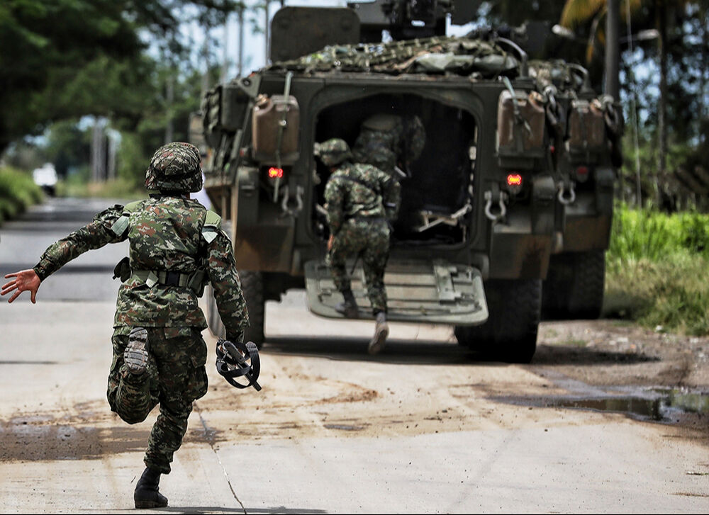 Kolombiya'da peş peşe bombalı saldırı oldu! Çok sayıda ölü ve yaralı var Kolombiya'da peş peşe bombalı saldırı oldu! Çok sayıda ölü ve yaralı var - 5. Resim