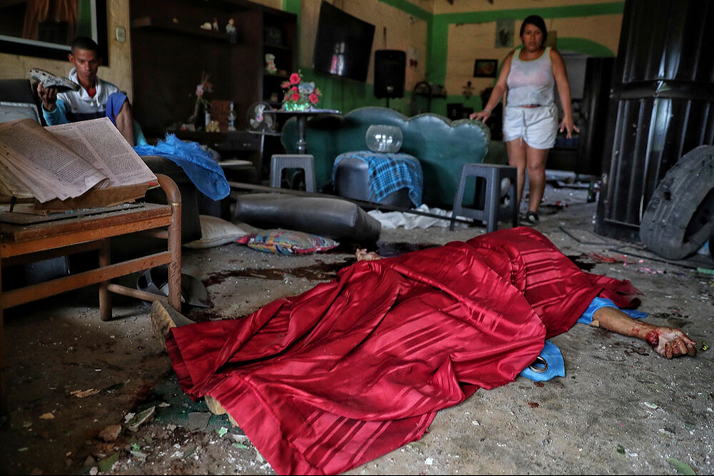 Kolombiya'da peş peşe bombalı saldırı oldu! Çok sayıda ölü ve yaralı var Kolombiya'da peş peşe bombalı saldırı oldu! Çok sayıda ölü ve yaralı var - 4. Resim