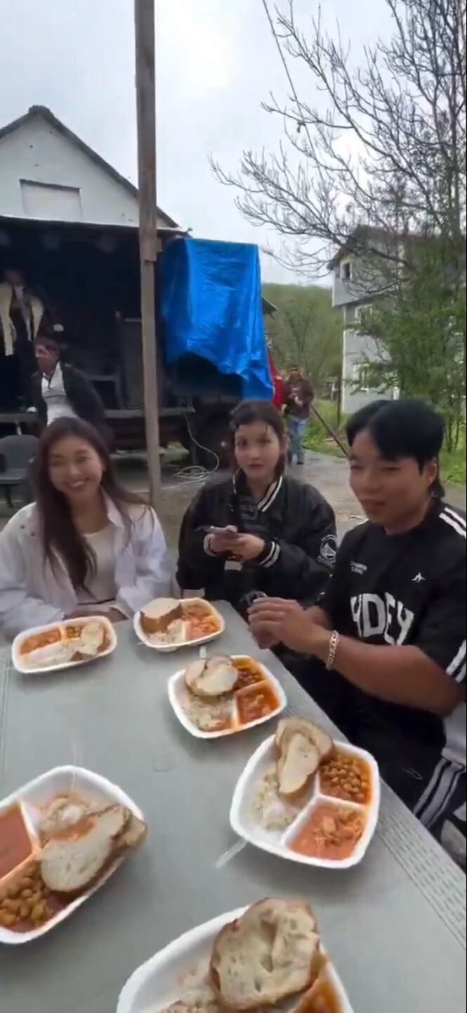 Koreli turistleri düğüne davet edip para istediler: Tepki çeken olaya akılalmaz savunma Koreli turistleri düğüne davet edip para istediler: Tepki çeken olaya akılalmaz savunma - 1. Resim