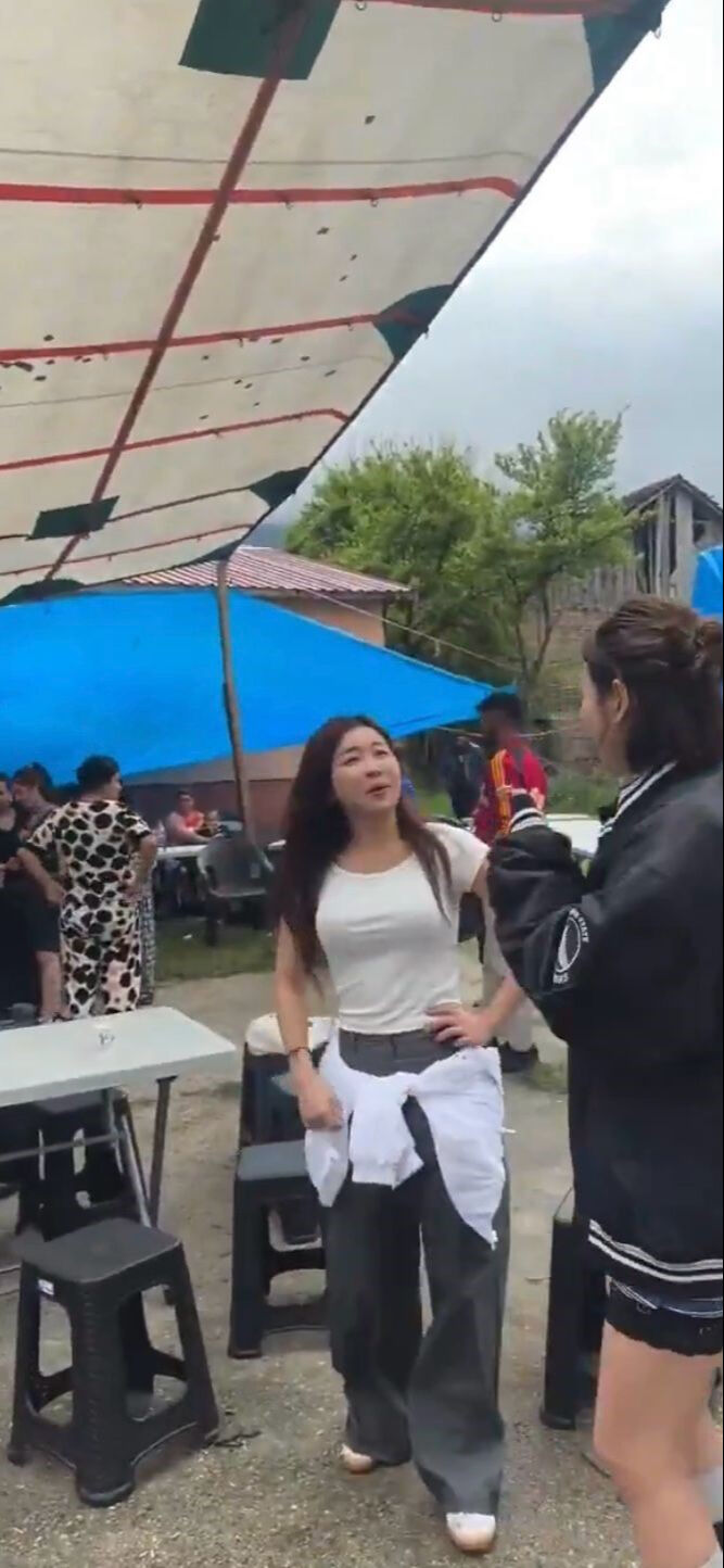 Koreli turistleri düğüne davet edip para istediler: Tepki çeken olaya akılalmaz savunma Koreli turistleri düğüne davet edip para istediler: Tepki çeken olaya akılalmaz savunma - 2. Resim