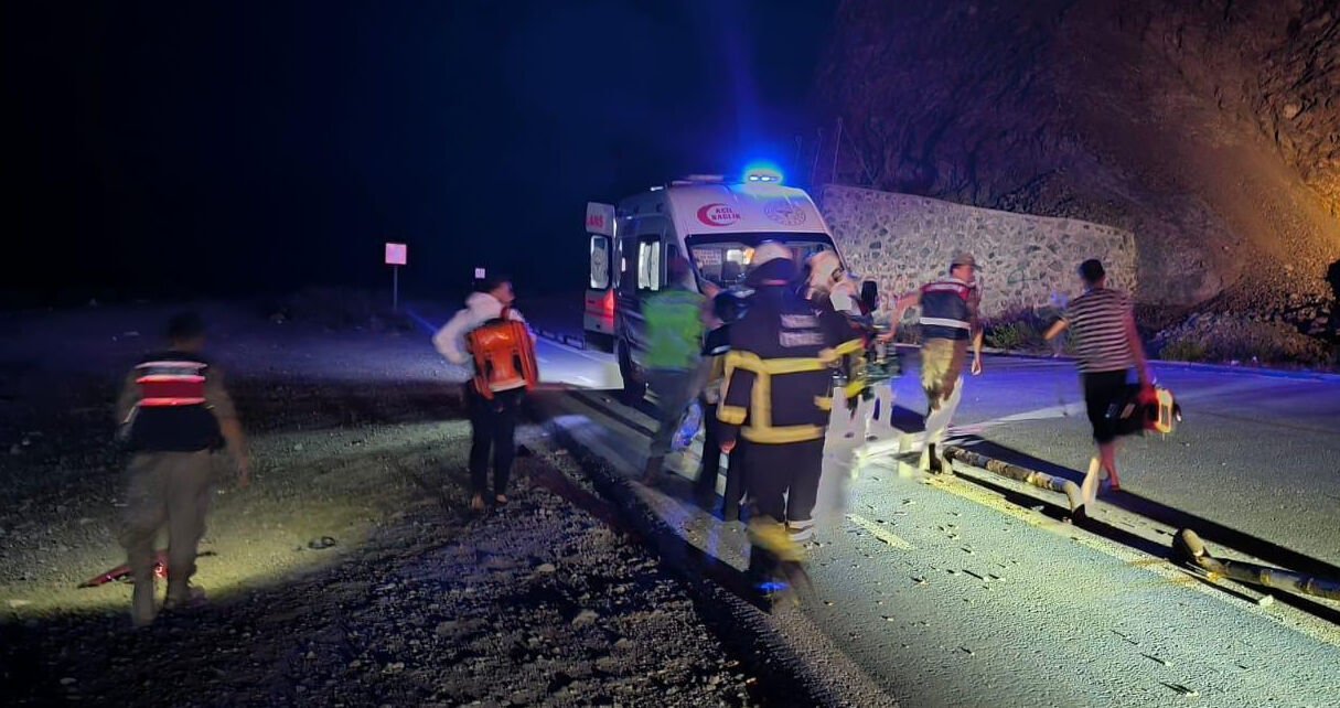 Ölüm virajı! Uçurumdan uçan motosikletli hayatını kaybetti Ölüm virajı! Uçurumdan uçan motosikletli hayatını kaybetti - 2. Resim
