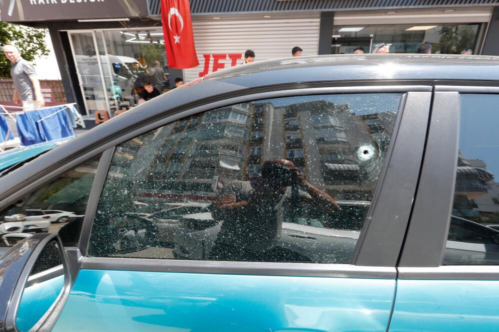 Önce haraç istediler! 1 saat sonra da kurşun yağmuruna tuttular Önce haraç istediler! 1 saat sonra da kurşun yağmuruna tuttular - 1. Resim