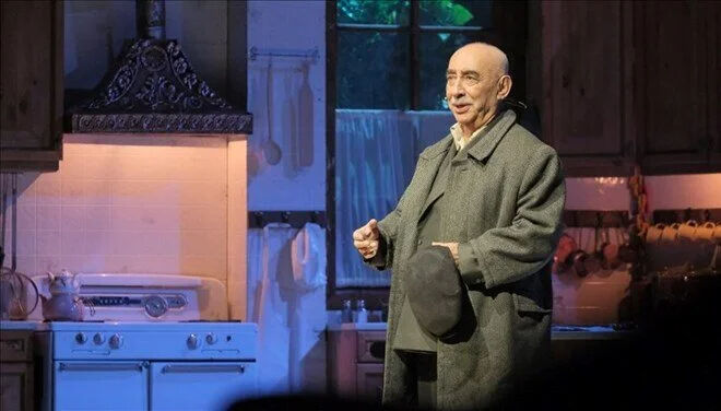 Şener Şen'den hayranlarını üzen haber geldi!