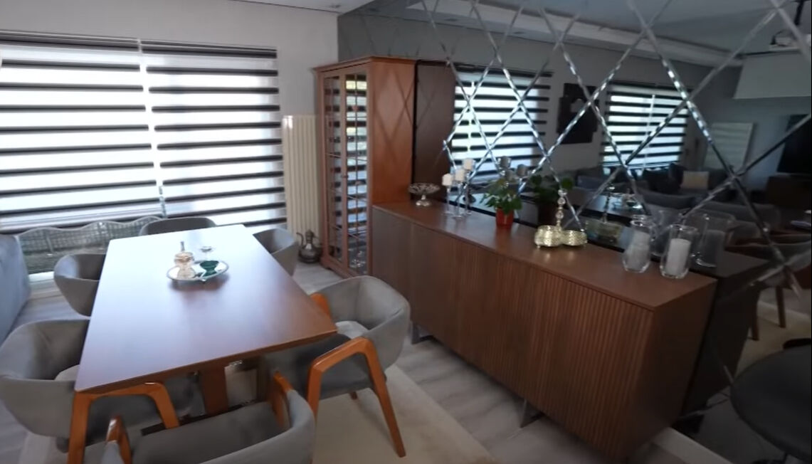 Ünlü türkücü Orhan Hakalmaz iki katlı lüks villasının kapılarını ilk kez açtı! İçinde yok yok... Ünlü türkücü Orhan Hakalmaz iki katlı lüks villasının kapılarını ilk kez açtı! İçinde yok yok... - 3. Resim