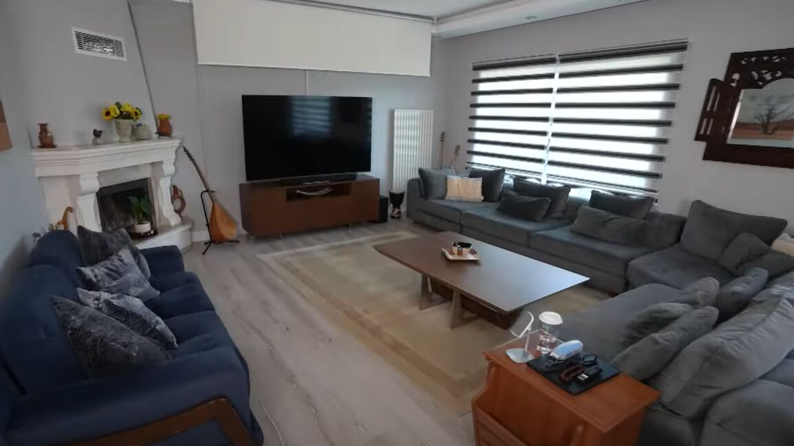 Ünlü türkücü Orhan Hakalmaz iki katlı lüks villasının kapılarını ilk kez açtı! İçinde yok yok... Ünlü türkücü Orhan Hakalmaz iki katlı lüks villasının kapılarını ilk kez açtı! İçinde yok yok... - 2. Resim