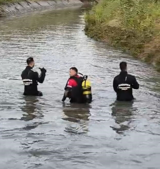 8 yaşındaki çocuk kanalda boğuldu! Kahreden anların görüntüsü ortaya çıktı 8 yaşındaki çocuk kanalda boğuldu! Kahreden anların görüntüsü ortaya çıktı - 2. Resim